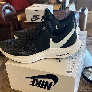 Womens Nike Air Zoom Winflo 6 - Cool Grey/Metallic Platinum Size 9‎ Black